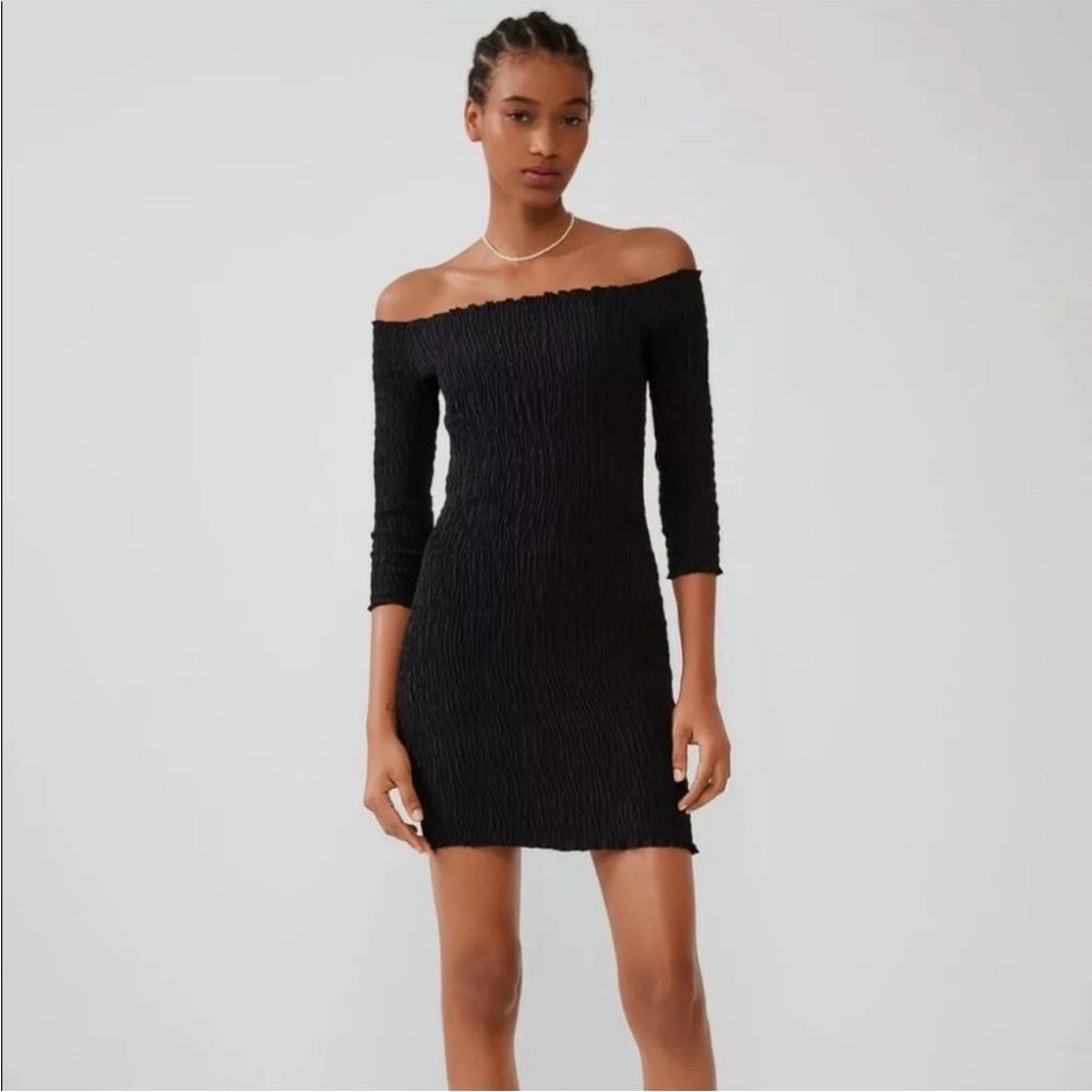 ZARA Smocked Off The Shoulder Black Dress SizeM worn ones for a date night.